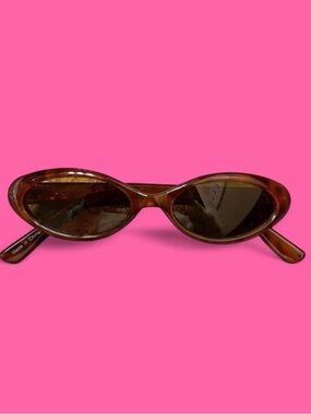 urban outfitters brown vintage oval shaped sunglasses!